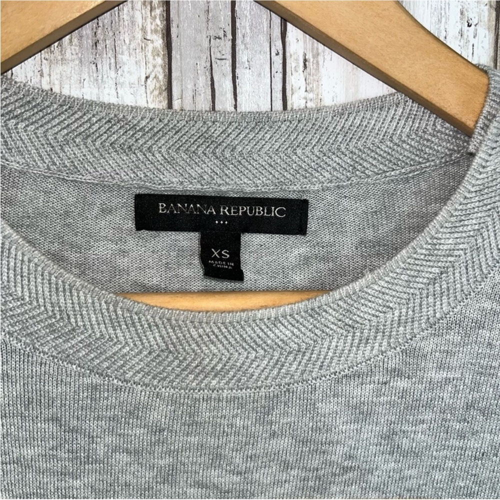 Banana Republic Grey & Mustard Light Weight Sweater - Picture 4 of 4